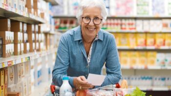 Senior Discounts Guide: Restaurants, Everyday Savings, and Rewards for Adults 55+